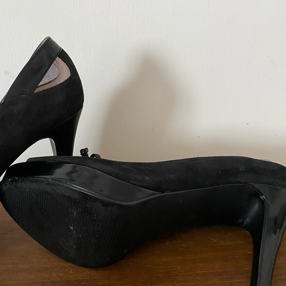 Marc Fisher High Heel Black Shoes. Size 9M - Picture 8 of 11